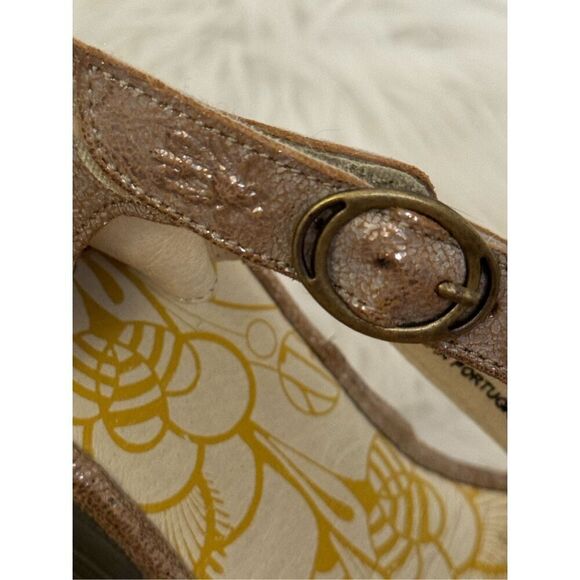 Fly London Yanca Gold Wedge Sandals Size 40/9 - Picture 3 of 5